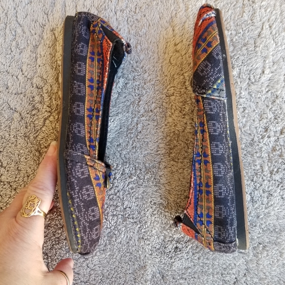 Maj Pole Slip On Ballet Flats Black Gold Orange Tribal Skull Shoes (Womens 5/6) - Picture 4 of 9